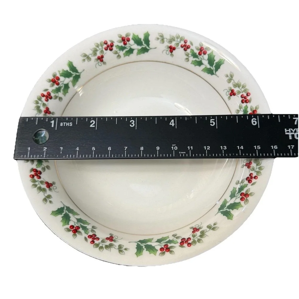 Gibson Holly Berries Set Of 4 Soup Cereal‎ Bowls Vintage Retired Christmas 6.5